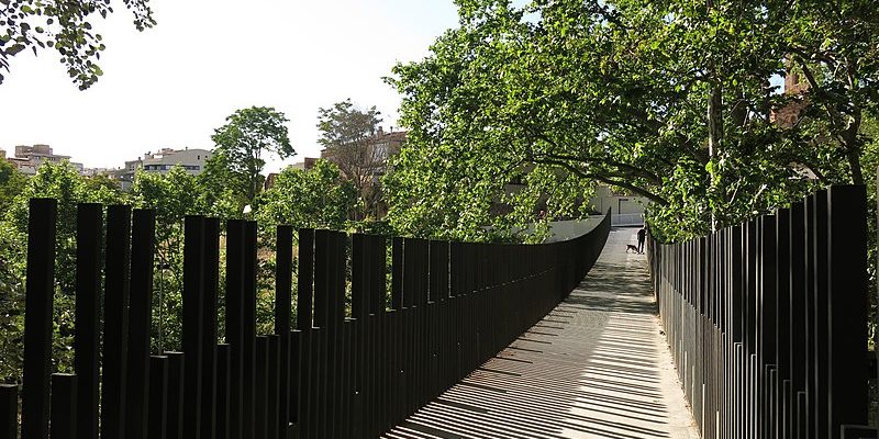 800px-172_Passarel·la_del_parc_de_Vallparadís_(Terrassa)