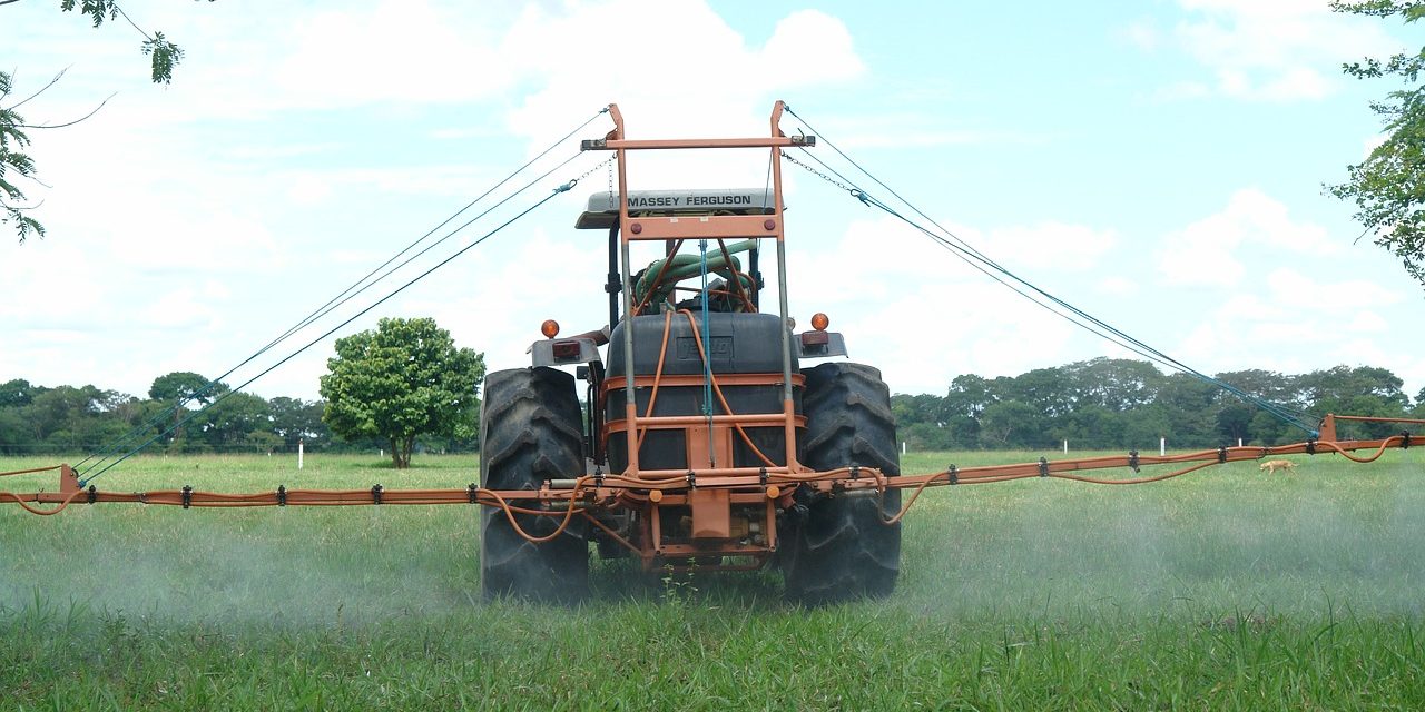 tractor-gc72a79fdd_1280